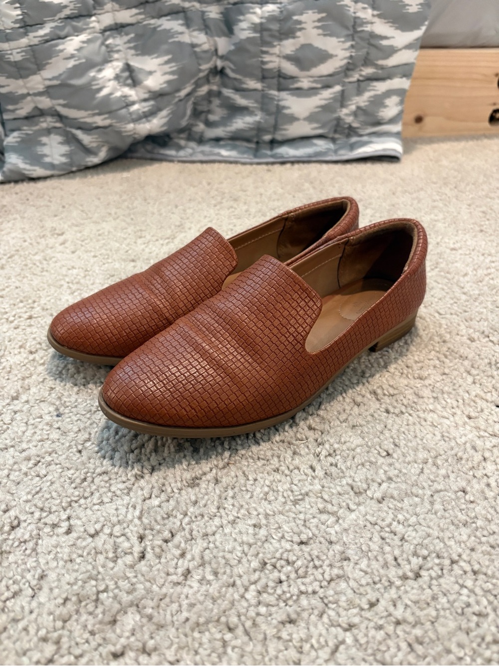 Universal Thread Women's Brown Textured Slip-On Loafers